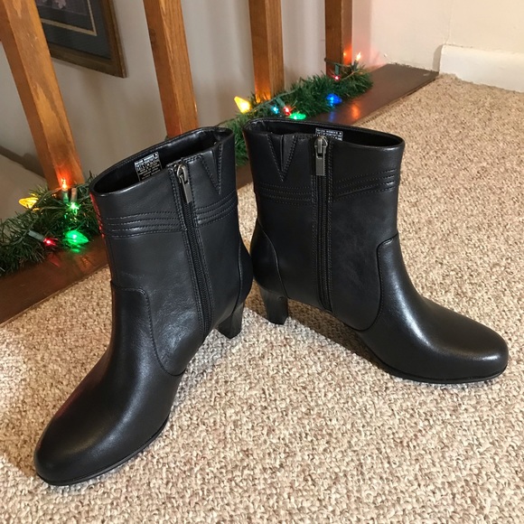 Black Rockport Booties - Picture 6 of 8